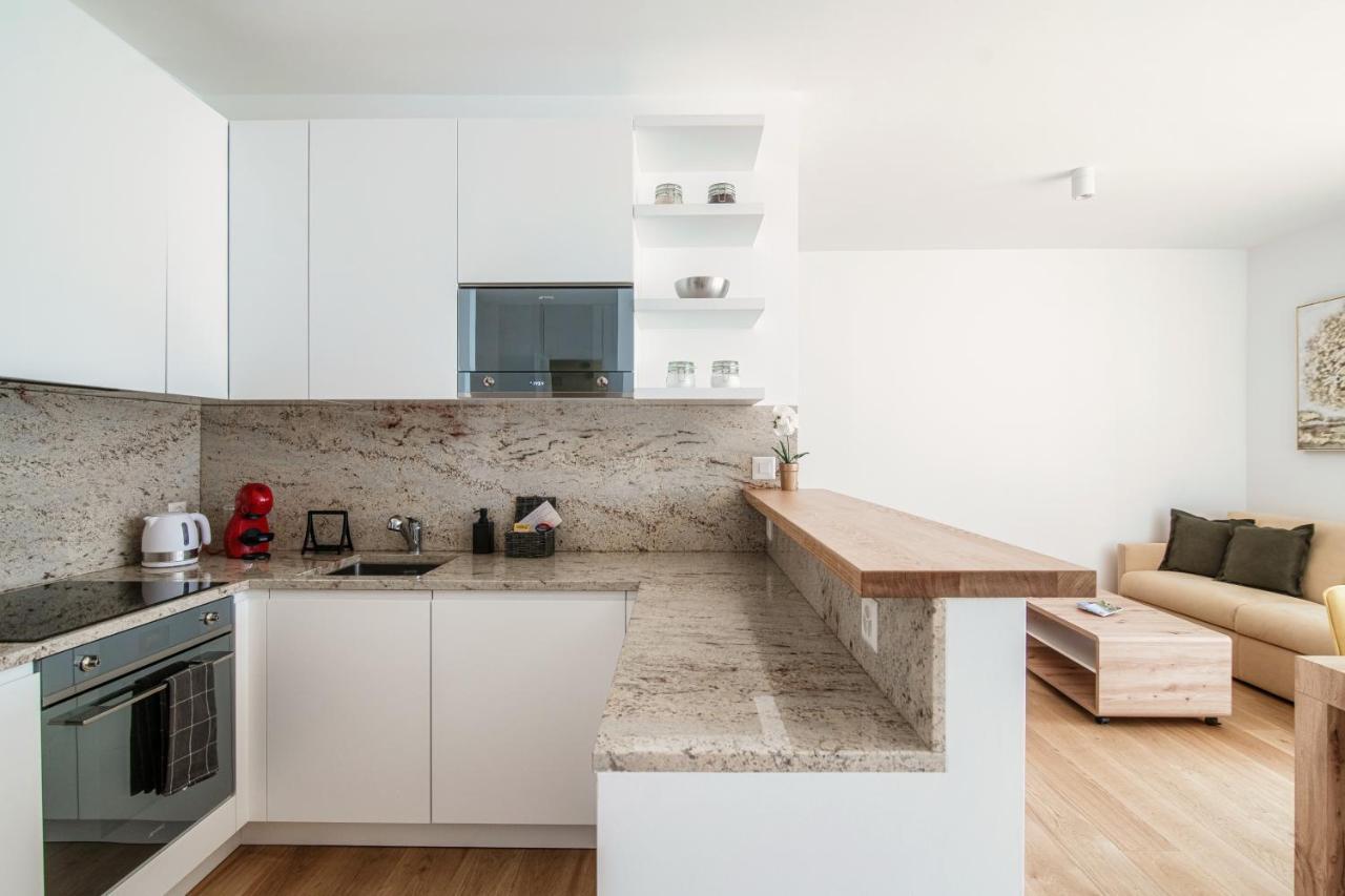 Palace Apartment By Quokka 360 - 2 Minutes From Lugano Lido מראה חיצוני תמונה
